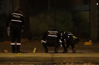 Durante un frustrado intento de secuestro, un policía abatió a dos presuntos delincuentes en Santo Domingo de los Tsáchilas.