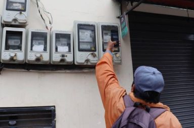 Las constantes quejas y reclamos sobre el aumento del valor de las planillas de luz, hizo reaccionar a Fabián Calero, viceministro de Energía.