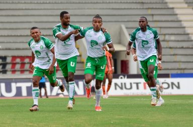 Liga de Portoviejo vence por 0-1 a Naranja Mekánica en el 'Chucho' Benítez