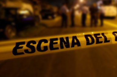 Luego de más de ocho horas que se reportara la muerte de tres personas dentro de un motel; se confirmó sus identificaciones. - copia