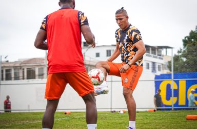 Naranja Mekánica expulsa a Luis Luna tras cotejo ante Liga de Portoviejo