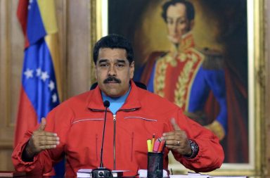 Nicolás Maduro aseguró que nunca le entregará el bastón de mando de Venezuela a un "pataruco vendepatria".