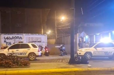 Sujetos intentaron incendiar un vehículo en Portoviejo