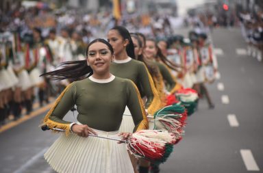 Con desfile y sesión solemne se recuerdan 17 años de provincialización de Santo Domingo de los Tsáchilas