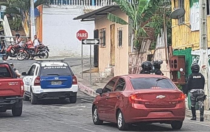 ataque armado Portoviejo dos personas un hombre y una mujer