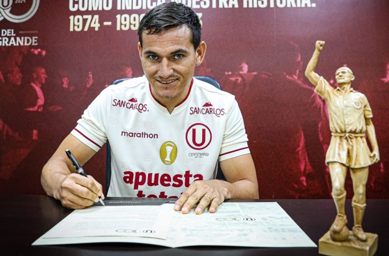 El futbolista manabita, Jairo Vélez, defenderá la camiseta de Universitario, actual campeón del fútbol peruano.