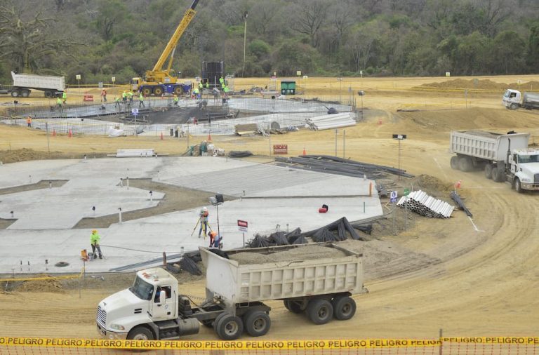 Ataque con explosivos deja un fallecido en terrenos donde se construye la Cárcel del Encuentro