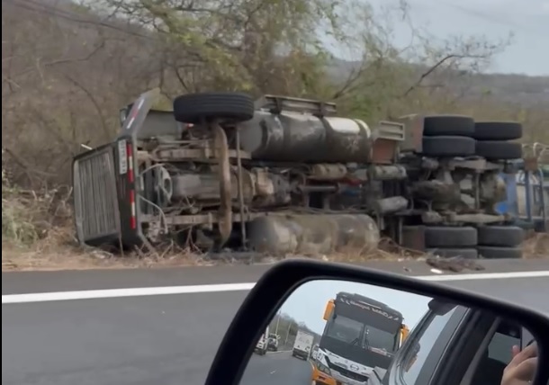 La mañana de este sábado 14 de diciembre del 2024 se registró un nuevo accidente de tránsito en la vía Manta-Rocafuerte.