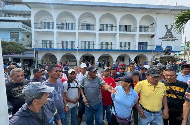 Los servicios de barrido y recolección de basura en Manta, provincia de Manabí, se paralizaron este miércoles 4 de diciembre.