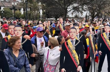 En medio de un fuerte operativo policial y militar, el Presidente Daniel Noboa se dirigió a miles de ciudadanos en Quito.