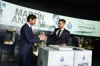 Martín Anselmi, presentado oficialmente en el Porto