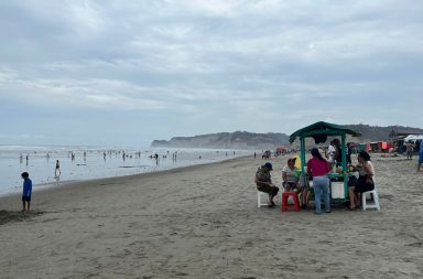 estado del mar turistas Manabí