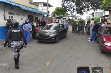 Tres presuntos sicarios fueron detenidos tras asesinar a un hombre en Manta.