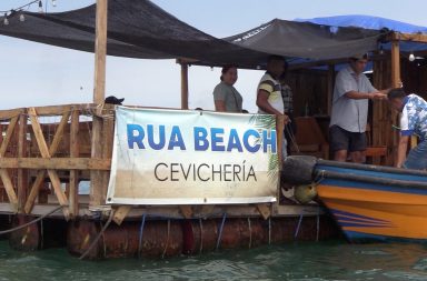 Restaurante flotante se va de Manta