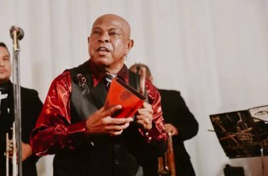 El artista de salsa Wilson Manyoma Gil, conocido como “Saoko”, falleció este jueves a los 73 años en su natal Cali.