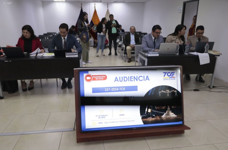 Juez electoral concluye audiencia por violencia de género contra Verónica Abad