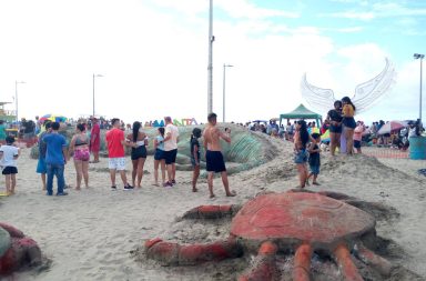 Esculturas de arena en la Playa El Murciélago: una muestra artística en el feriado de Carnaval