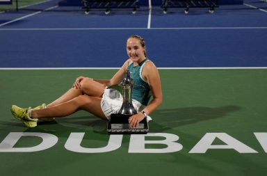 A sus 17 años, Mirra Andreeva logró una victoria histórica en el torneo WTA 1000 de Dubái, derrotando a tres campeonas de Grand Slam.