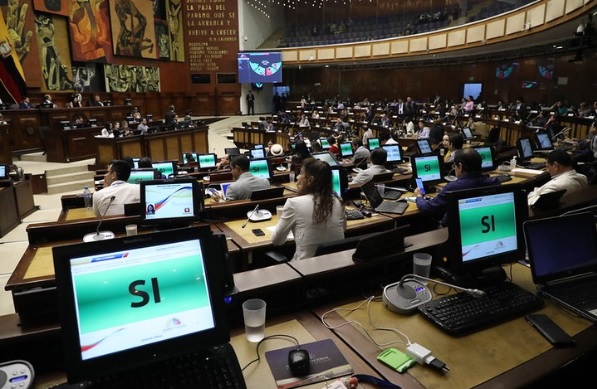 ASAMBLEA ELECCIONES VOTO CANDIDATOS