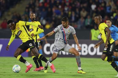 Deportes. Barcelona SC vence a El Nacional en el Olímpico Atahualpa.