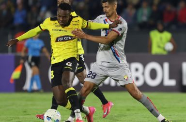 Barcelona SC y El Nacional se enfrentan nuevamente por la revancha de la fase 2 de la Copa Libertadores de América.