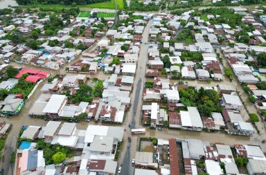 Bolívar. Varios barrios de Calceta amanecieron inundados tras el desbordamiento del río Carrizal