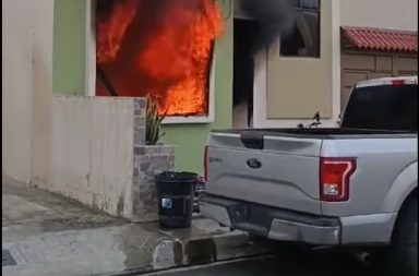 Dos adultos y una menor, de cuatro años, resultaron heridos durante un incendio registrado en una urbanización en Manta.