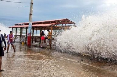 Durante el feriado de Carnaval, Ecuador enfrentará mar agitado en su costa, acompañado de lluvias y olas de hasta dos metros, informó e lInocar.