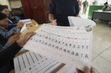 El CNE informó que en 21 provincias del país, ya culminó el procesamiento de actas de la primera jornada de las elecciones.