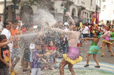 El feriado de Carnaval es el más largo del año en Ecuador. Se trata de días de asueto obligatorio para el sector privado y público.