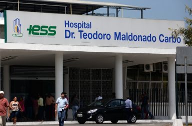 El hospital Teodoro Maldonado de Guayaquil vive horas inciertas tras el secuestro y renuncia de sus dos principales directivos.