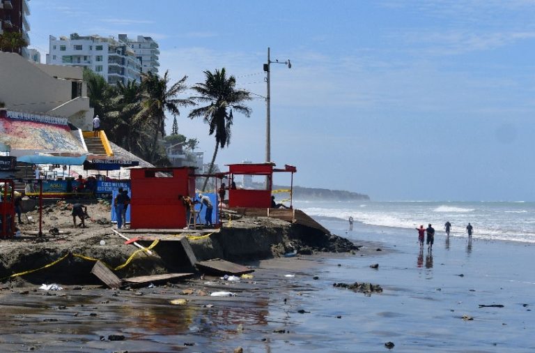 El nivel agitado que presentará el mar indica que la amenaza es alta por la presencia fuertes oleajes con gran tamaño y energía.