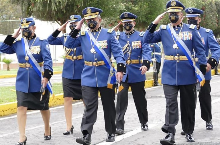 El reciente ministro del Interior, John Reimberg, exigió la renuncia de once generales de la Policía Nacional El reciente ministro del Interior, John Reimberg, exigió la renuncia de once generales de la Policía Nacional del Ecuador.del Ecuador.