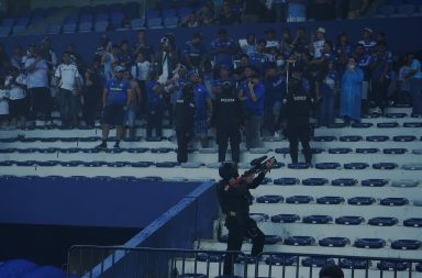 Emelec y Barcelona rechazan actos violentos en la Explosión Azul