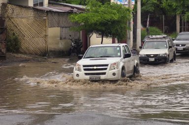 lluvias colapsan alcantarillas en Portoviejo