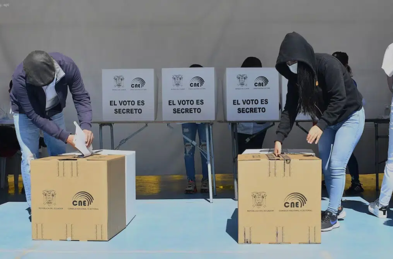 lugar de votación Ecuador elecciones 9 de febrero