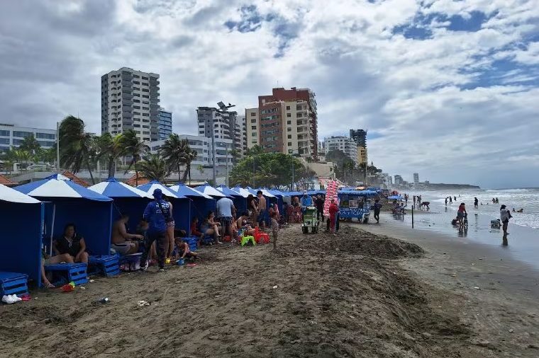 Manta cuenta con extensas playas tanto en la zona urbana como rural. Todo está listo para vivir el Carnaval 2025.