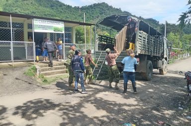 Militares Apoyan a damnificados por las lluvias en Calderón