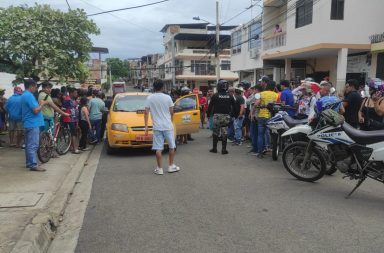 sicarios atacaron a un taxi Manta