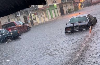 Intensa lluvia en Guayaquil causa estragos en varias zonas de la ciudad