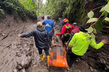 Un hombre se salvó de morir al ser arrastrado por aluvión en Pallatanga, Chimborazo.