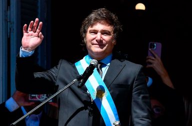 El presidente de Argentina, Javier Milei, advirtió que encarcelará a quienes generen disturbios, tras una protesta en Buenos Aires.