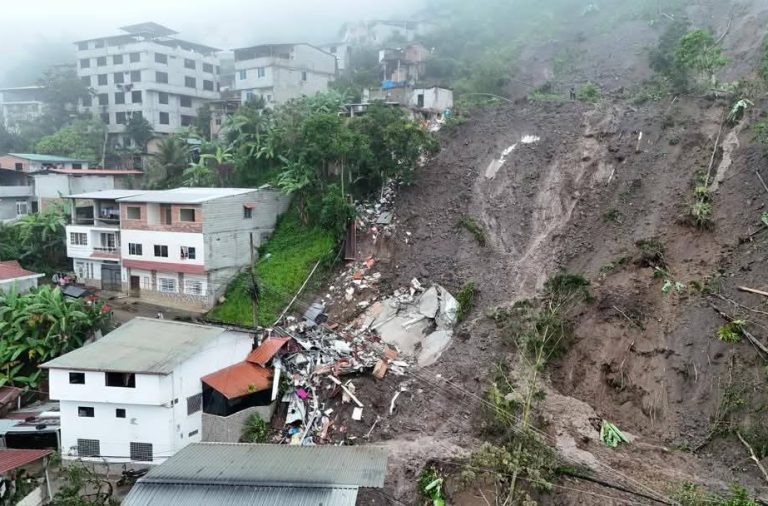 Un aluvión causó destrucción en Piñas, Ecuador