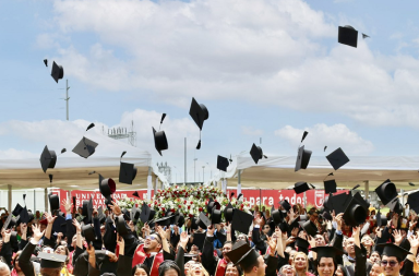 becas universitarias Senescyt