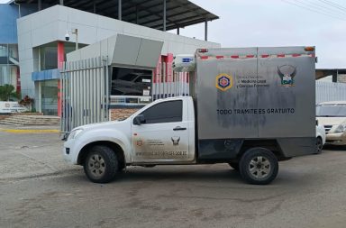 Familiares retiraron el cuerpo de la víctima del Centro Forense.