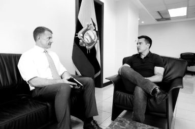 Daniel Noboa con Erik Prince