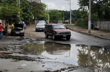 Ciudadanos demandan mantenimiento de tuberías y alcantarillado para evitar calles inundadas y mitigar los riesgos ante las próximas lluvias.