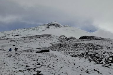 Ecuador. Al menos ocho personas están atrapadas tras avalancha en el volcán Cotopaxi