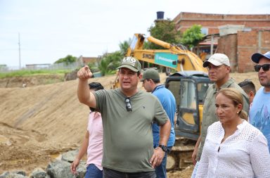 El prefecto Leonardo Orlando visitó Manta y Junín durante el fin de semana.