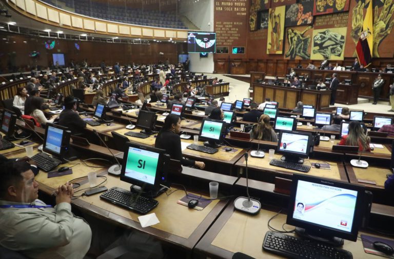 La Asamblea Nacional rechaza la adjudicación del campo Sacha.